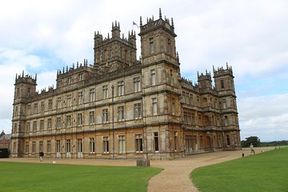 Downton Abbey and Village Small Group Tour from London